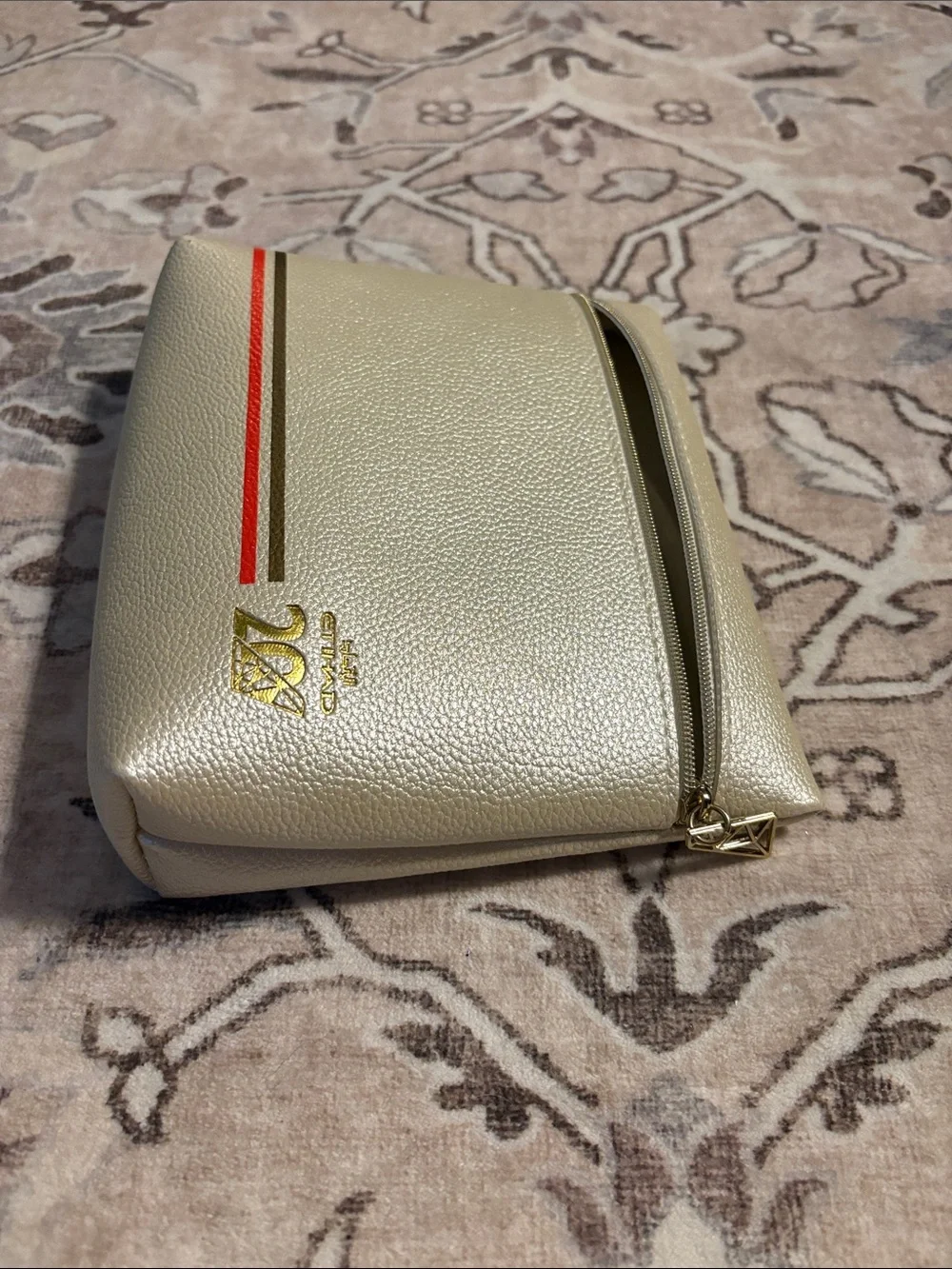 Etihad Airways 20th Anniversary limited edition amenity bag
